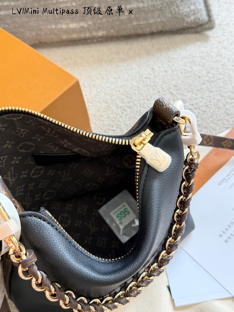Louis Vuitton Multipass-Style Chain Shoulder Bag — Black - Image 7