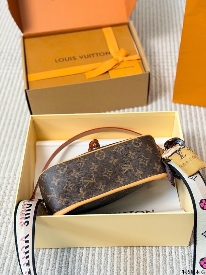Louis Vuitton Diane-Style Monogram Flap Shoulder Bag — Brown & Tan - Image 7