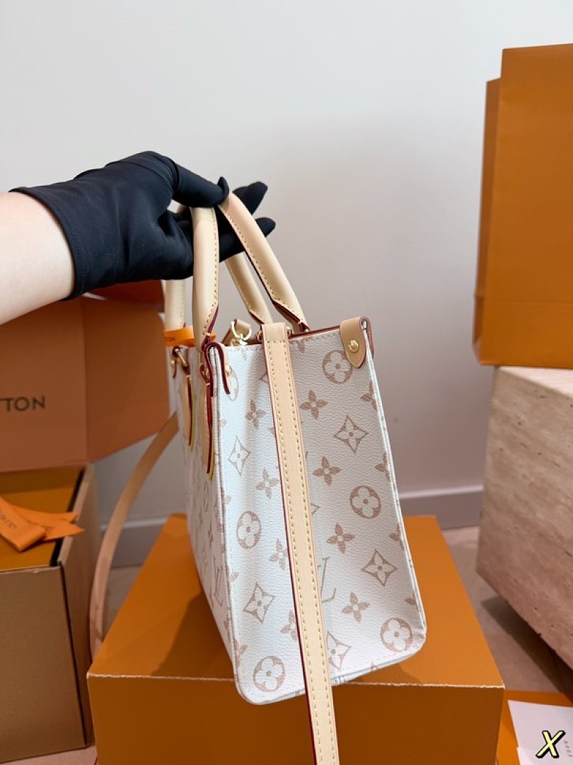Louis Vuitton OnTheGo-Style Monogram Tote — Ivory & Tan - Image 4