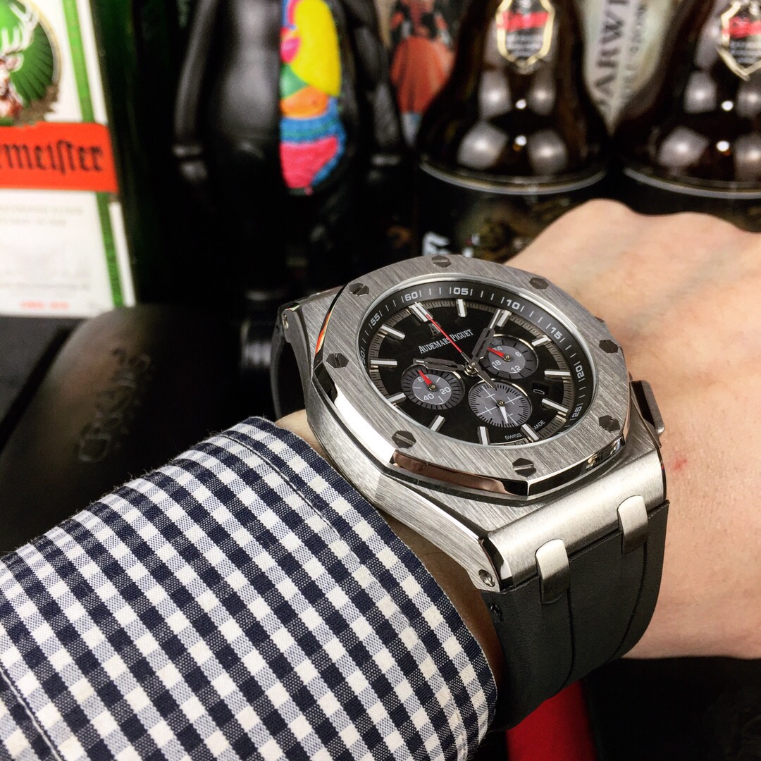 Audemars Piguet Royal Oak 45 mm Watch – IW-2171 - Image 3