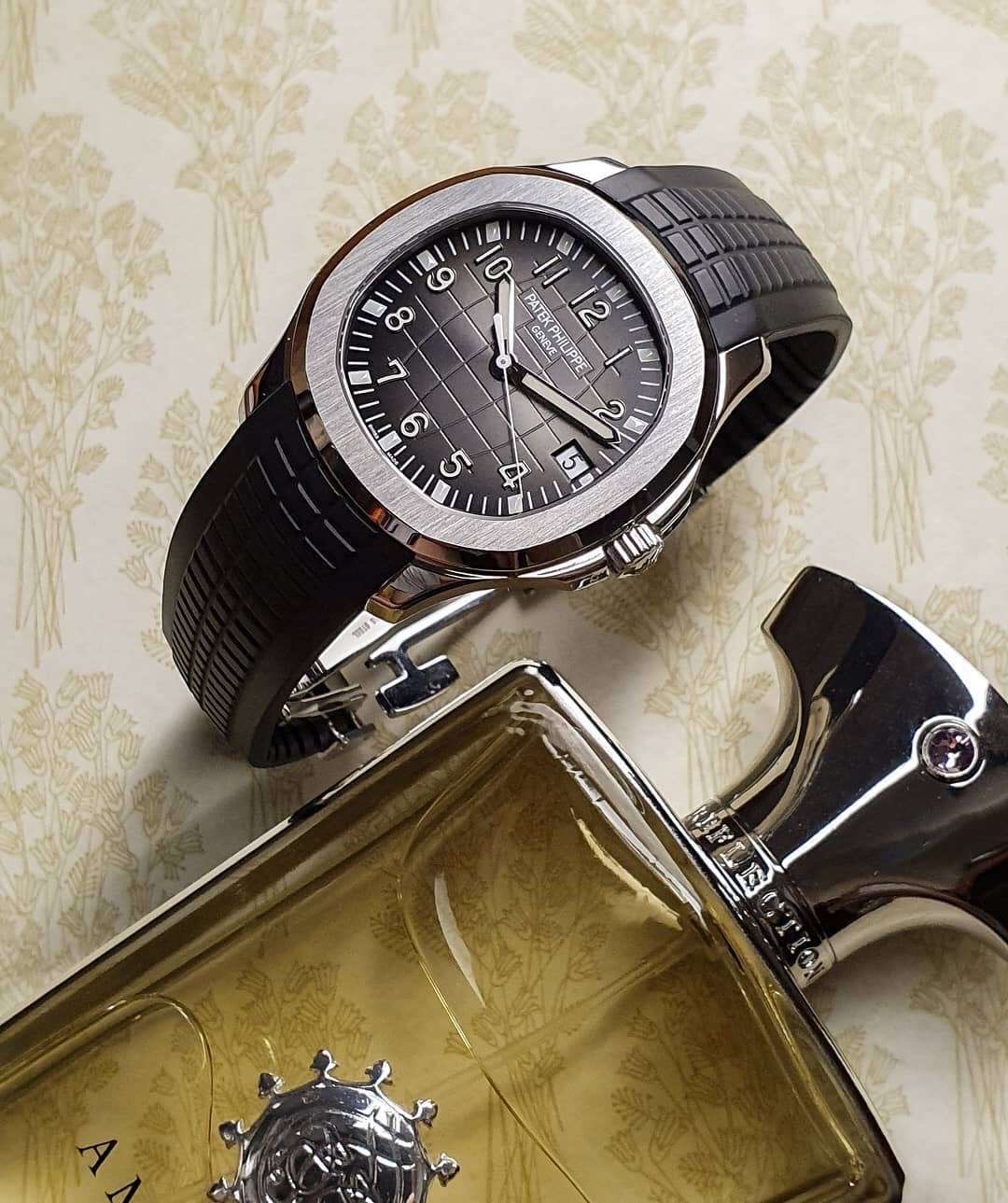 Patek Philippe Aquanaut 40 mm Watch – IW-2733 - Image 7