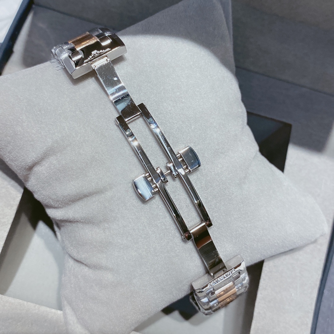 Longines Classic Mother-of-Pearl Dial 30 mm Watch – IW-0832 - Image 5