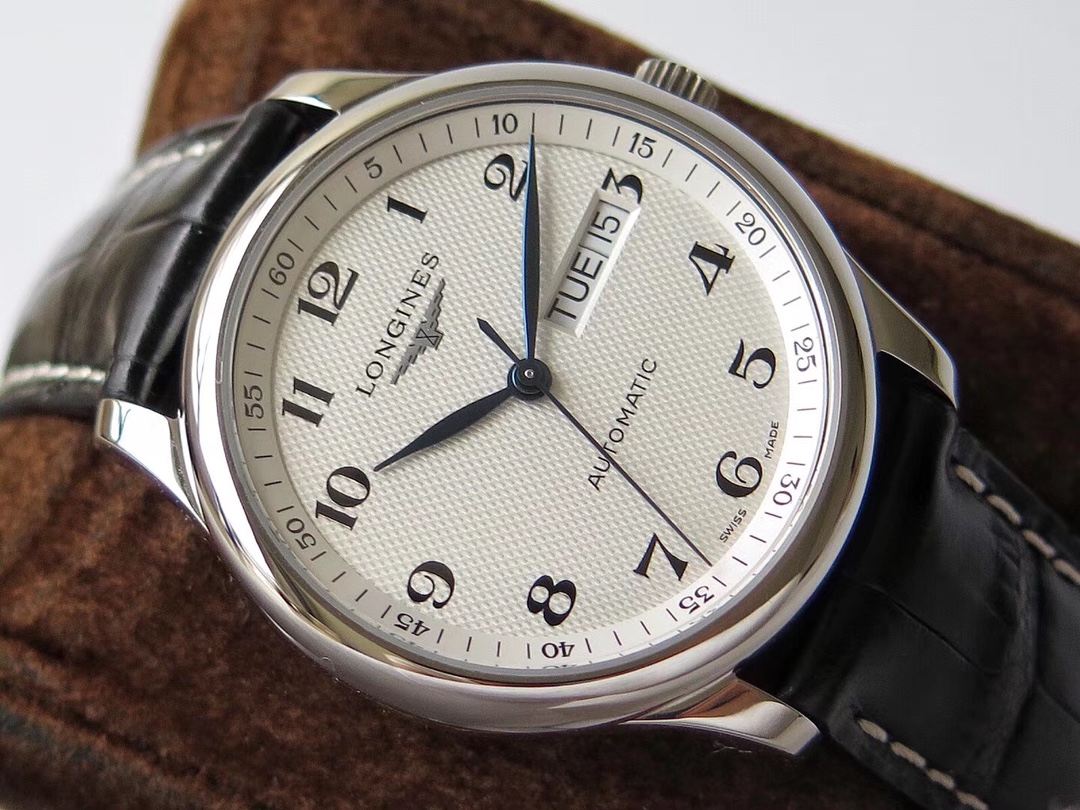 Longines Classic Day and Date 38.5 mm Watch – IW-0783 - Image 4