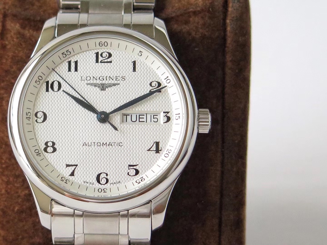 Longines Classic Day and Date 38.5 mm Watch – IW-0782 - Image 2