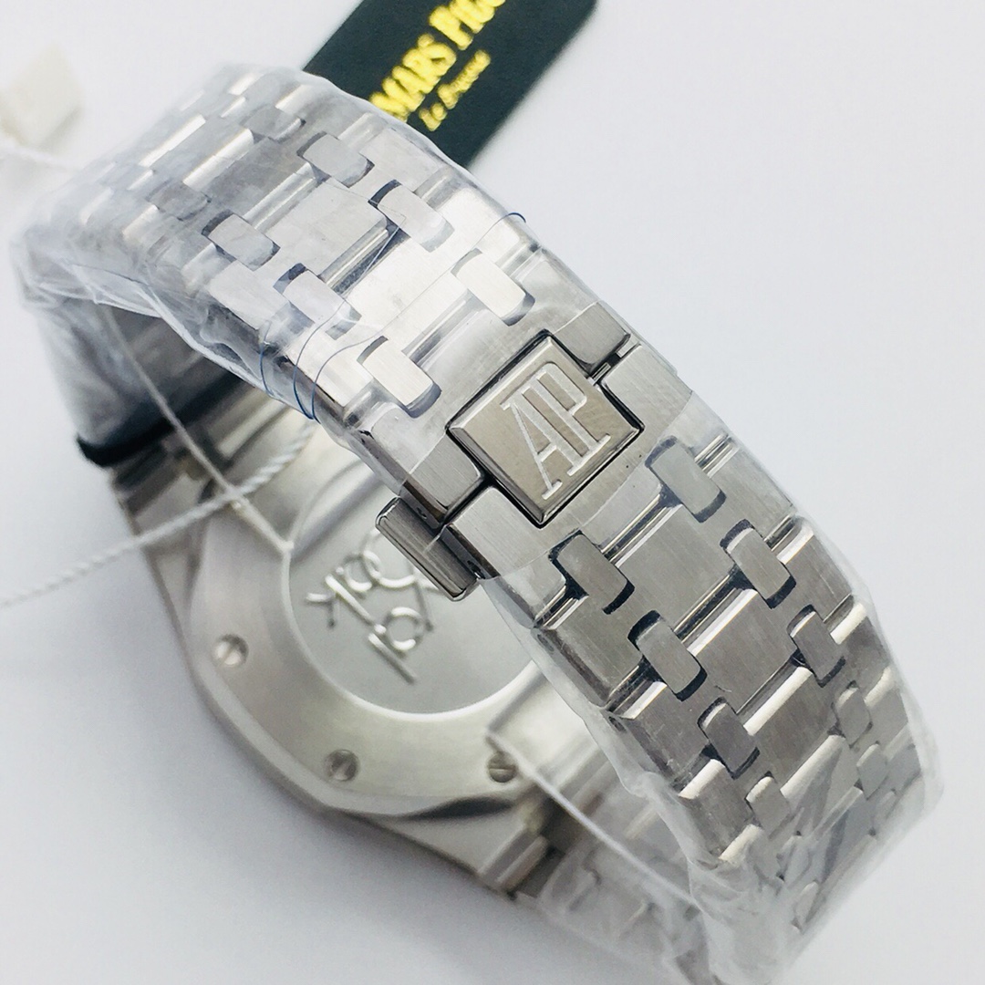 Royal Oak Chronograph Watch – IW-2212 - Image 9