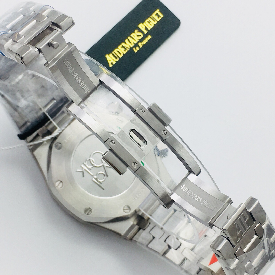 Royal Oak Chronograph Watch – IW-2212 - Image 8
