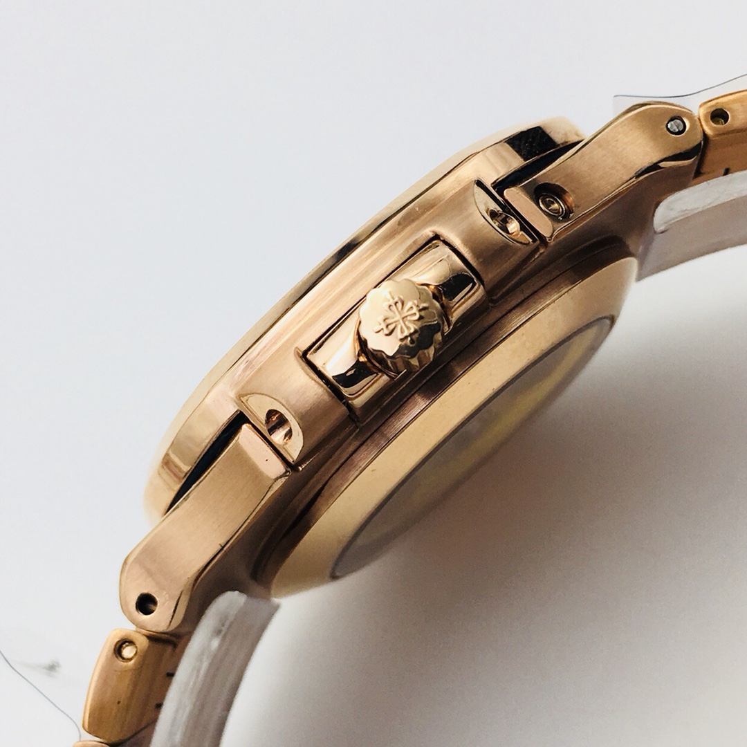 Patek Philippe Nautilus Moonphase 41 mm Watch – IW-2662 - Image 5