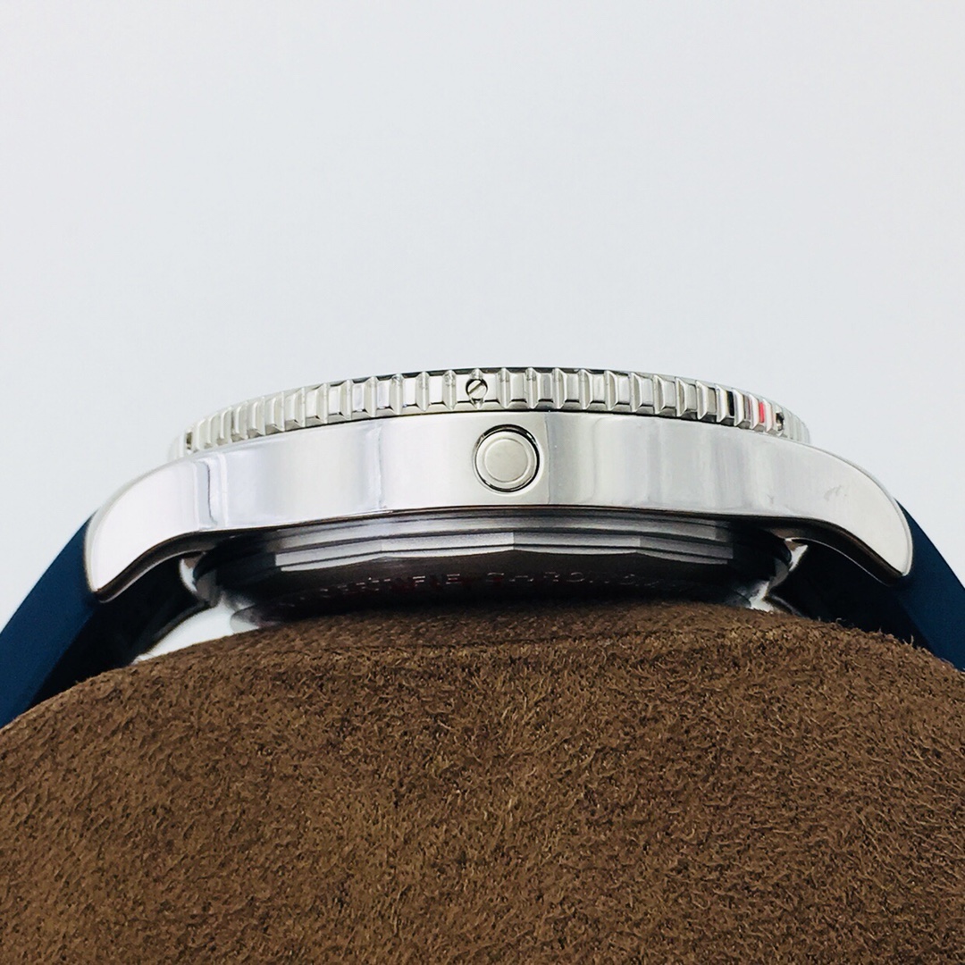 Breitling Classic Watch – IW-0682 - Image 6
