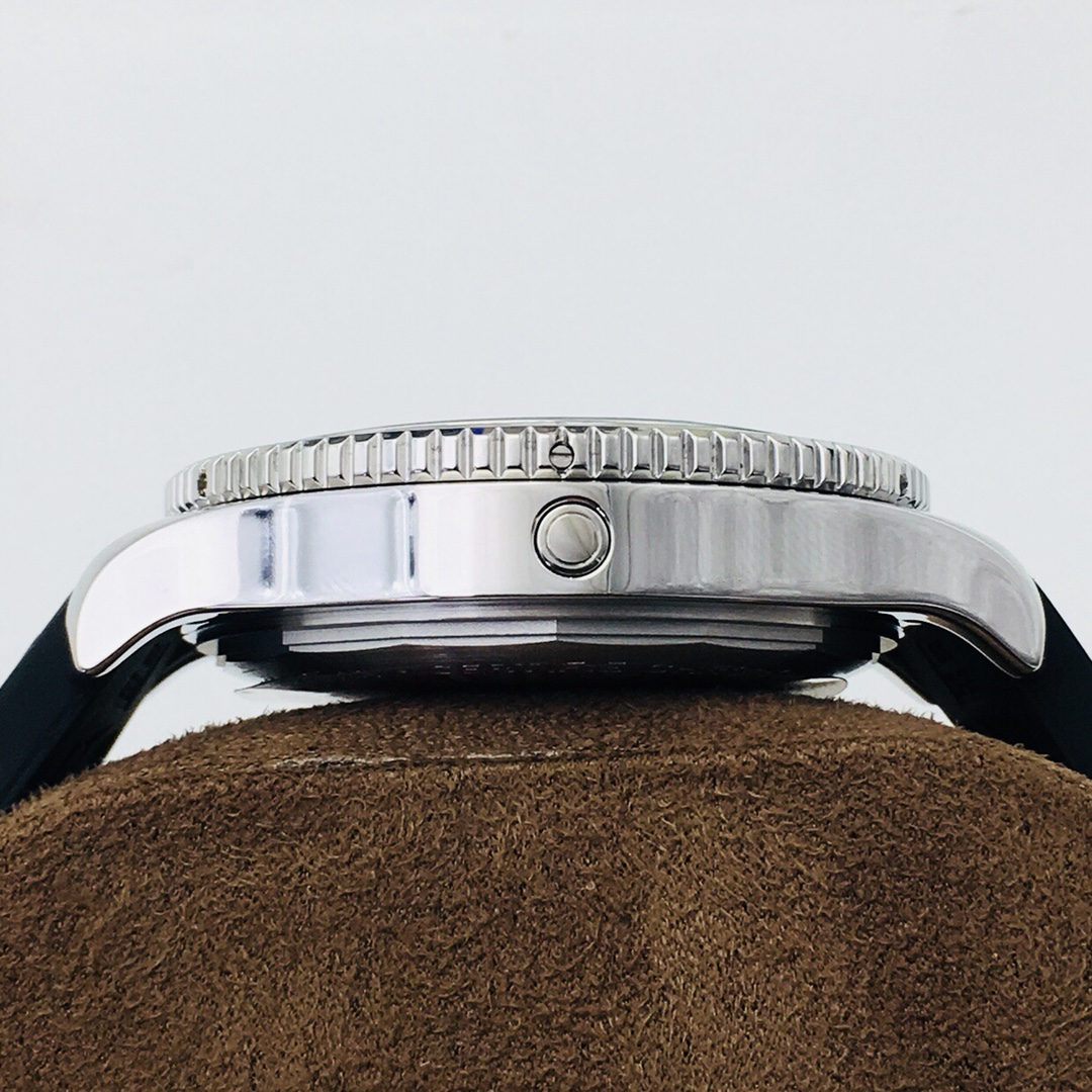 Breitling Classic Watch – IW-0685 - Image 6