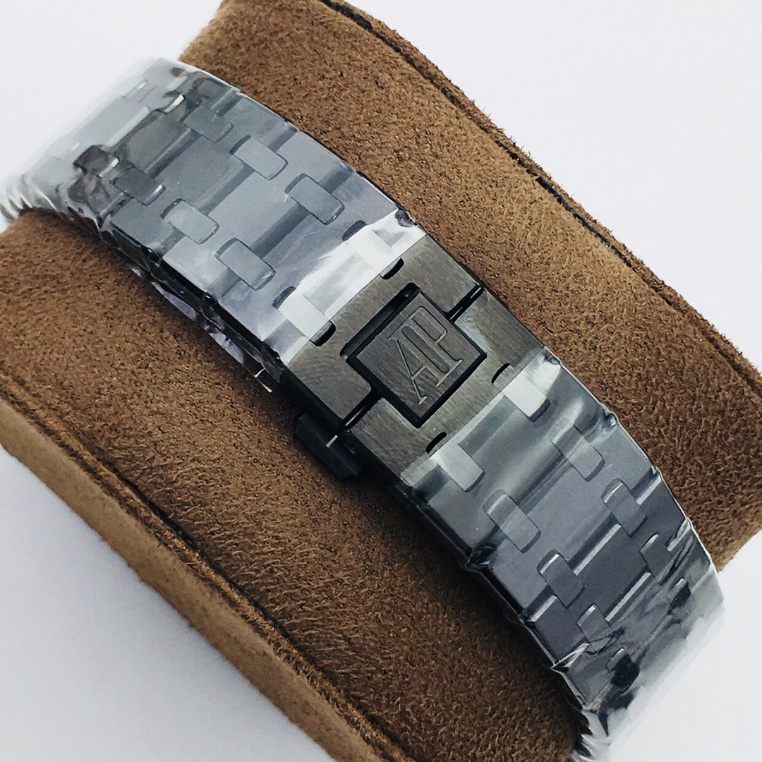 Royal Oak Tourbillon 41 mm Watch – IW-2206 - Image 9