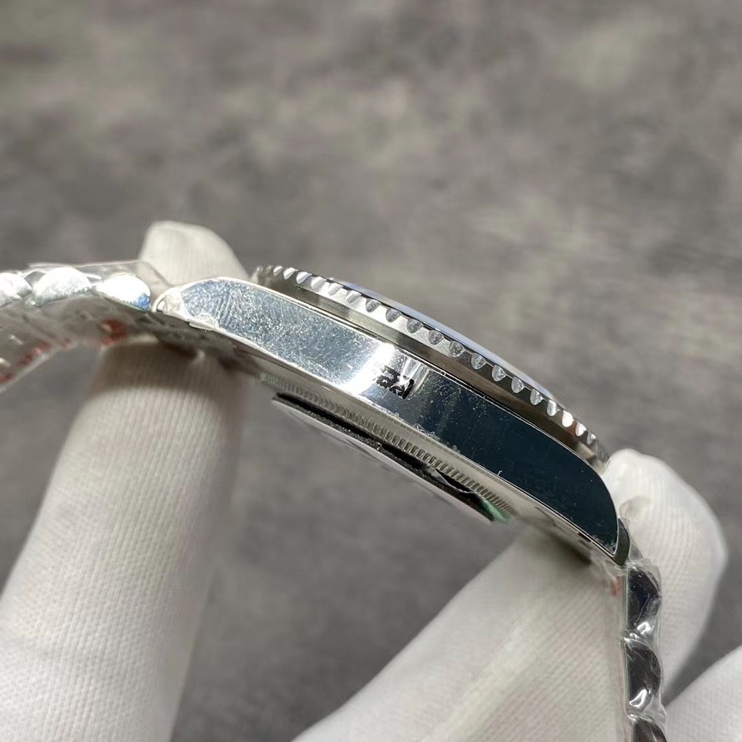 GMT-Master II 40 mm Watch – IW-3104 - Image 7