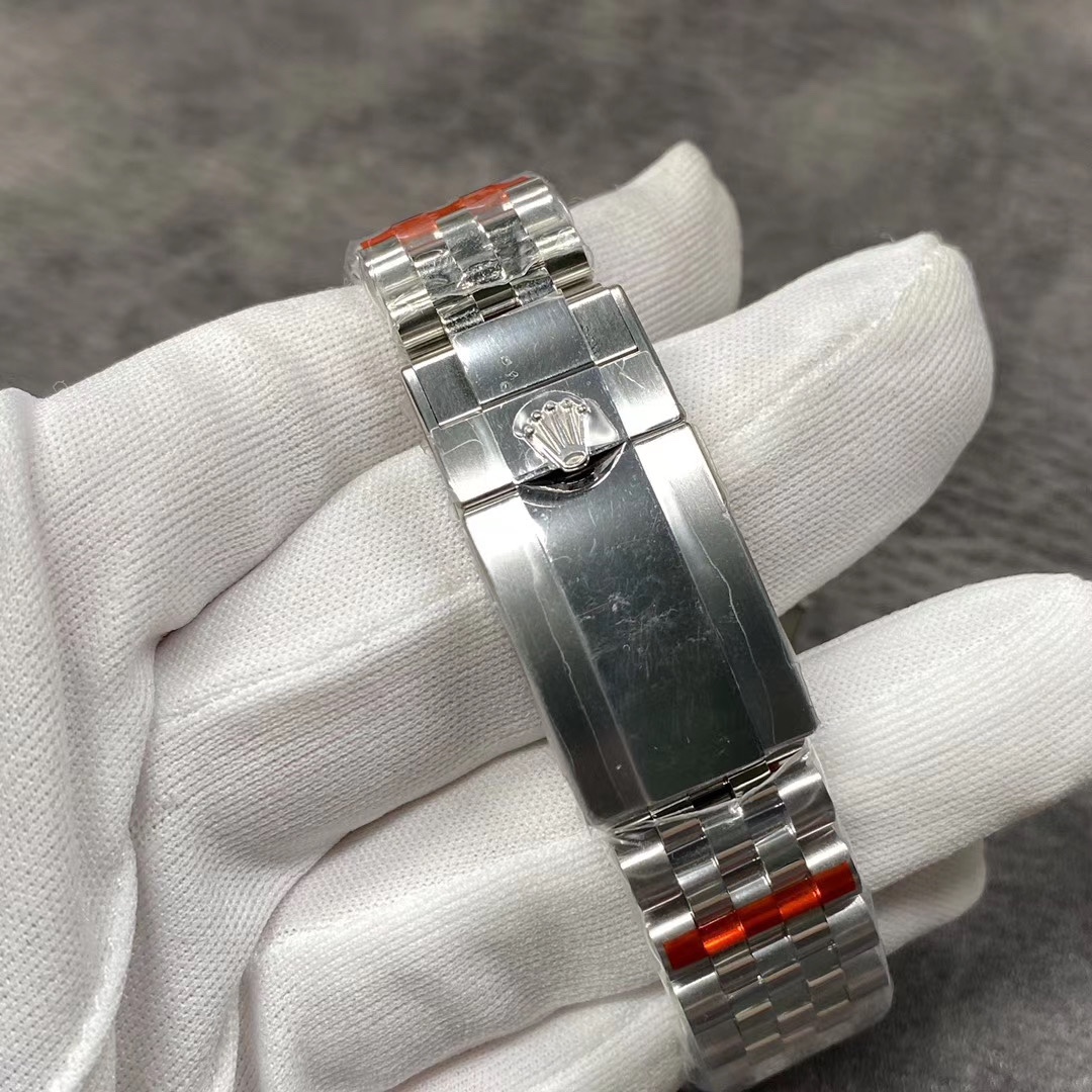 GMT-Master II 40 mm Watch – IW-3104 - Image 10