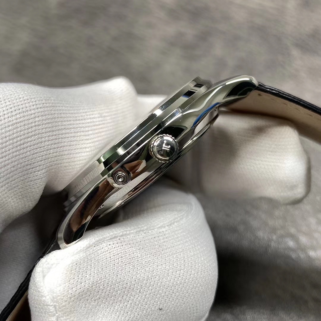 Jaeger-LeCoultre Master Control Moonphase Watch – IW-0529 - Image 6