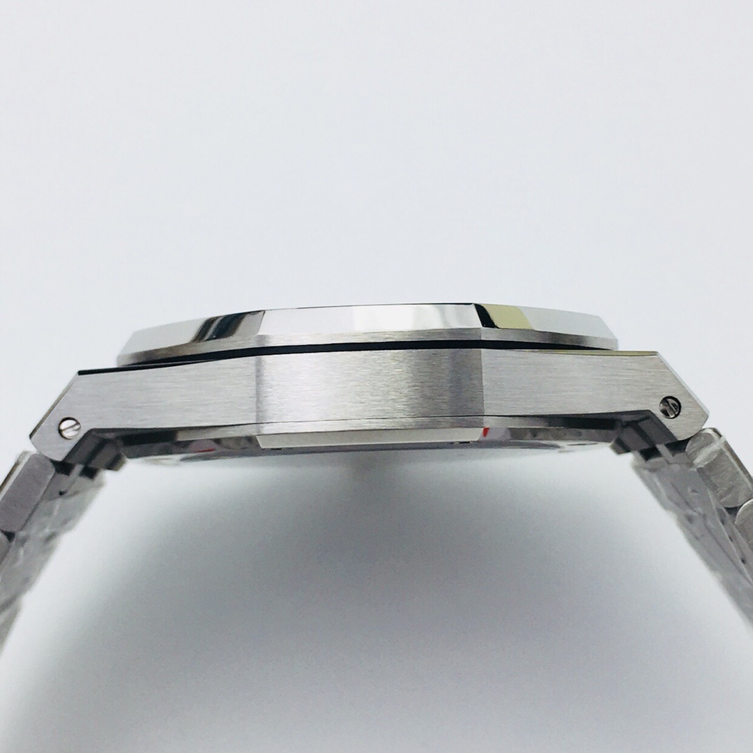 Royal Oak Tourbillon 41 mm Watch – IW-2208 - Image 6