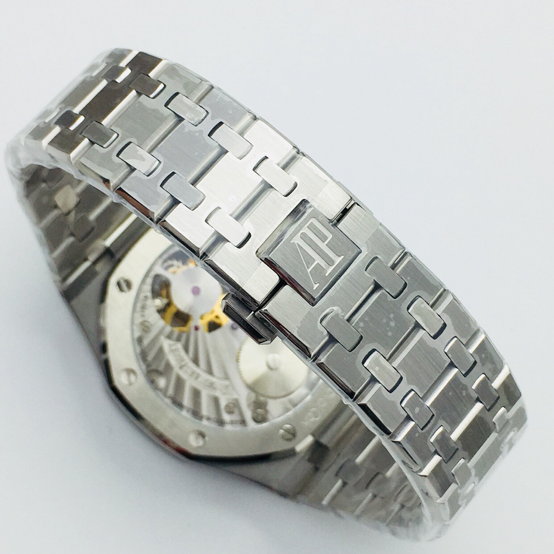 Royal Oak Tourbillon 41 mm Watch – IW-2208 - Image 9