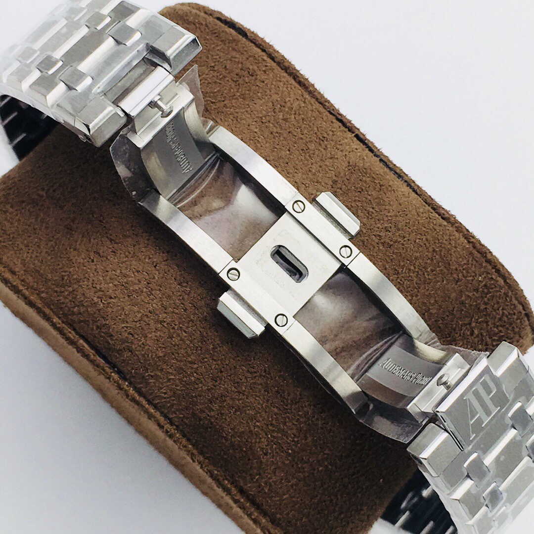 Royal Oak Tourbillon 41 mm Watch – IW-2207 - Image 8