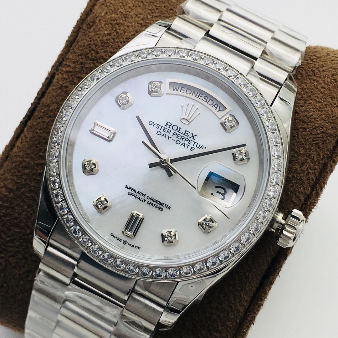 Rolex Day-Date Diamond-Set 36 mm Watch – IW-0208 - Image 3