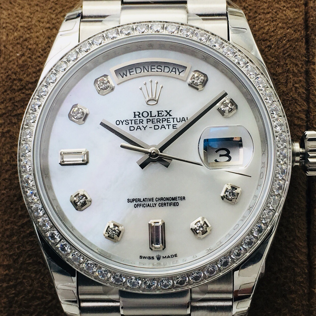 Rolex Day-Date Diamond-Set 36 mm Watch – IW-0208 - Image 4