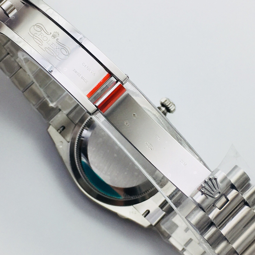 Rolex Day-Date Diamond-Set 36 mm Watch – IW-0208 - Image 8