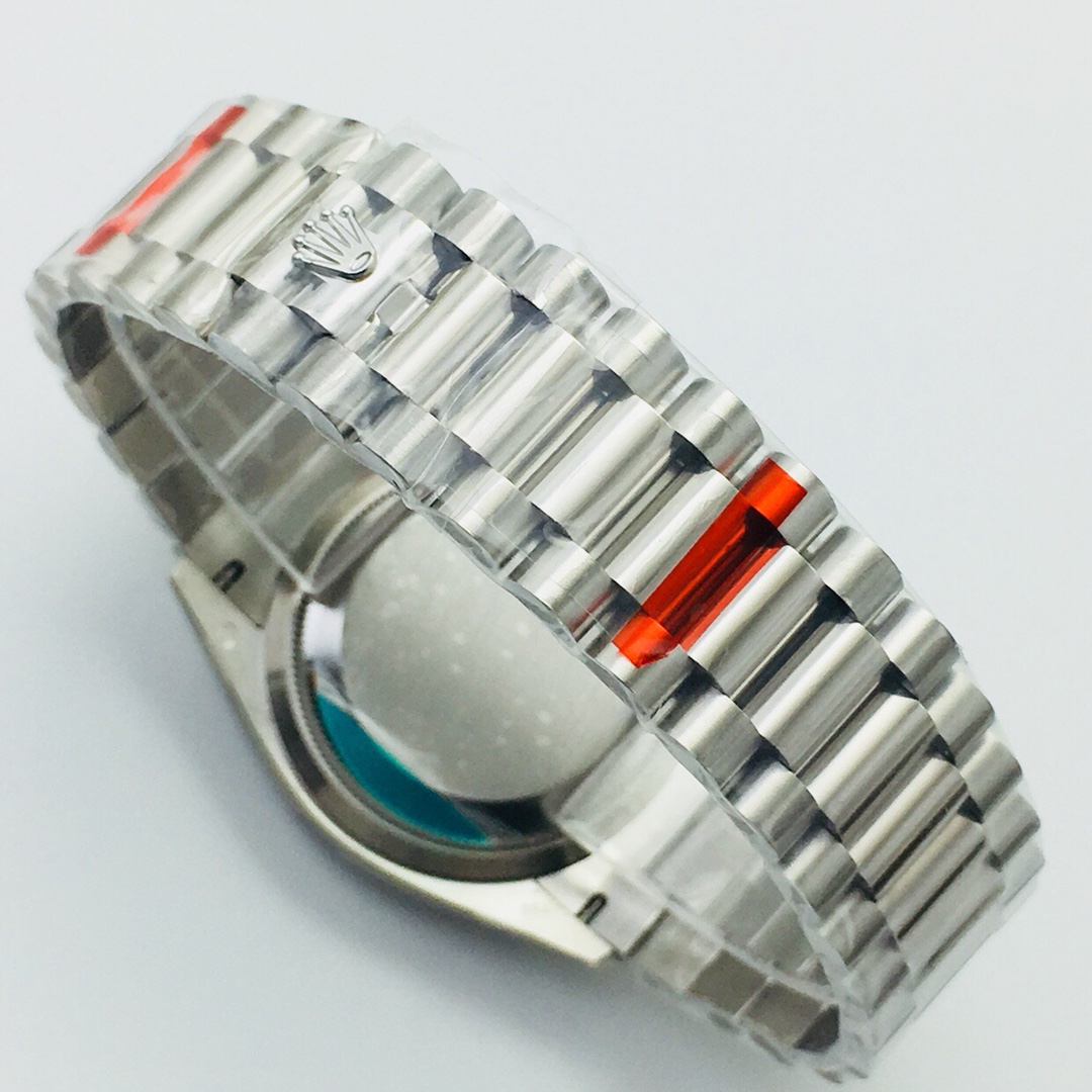 Rolex Day-Date Diamond-Set 36 mm Watch – IW-0208 - Image 9