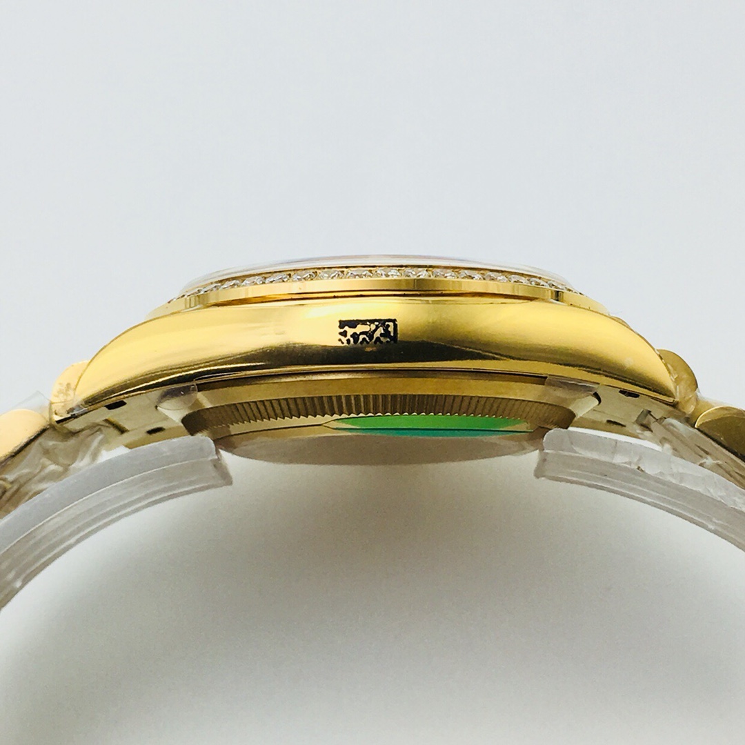 Rolex Day-Date Diamond-Set 36 mm Watch – IW-0209 - Image 6