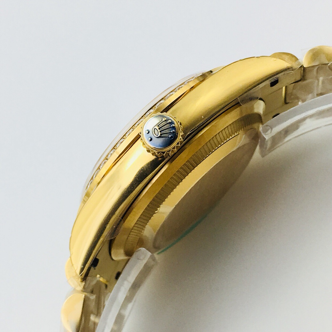 Rolex Day-Date Diamond-Set 36 mm Watch – IW-0209 - Image 5