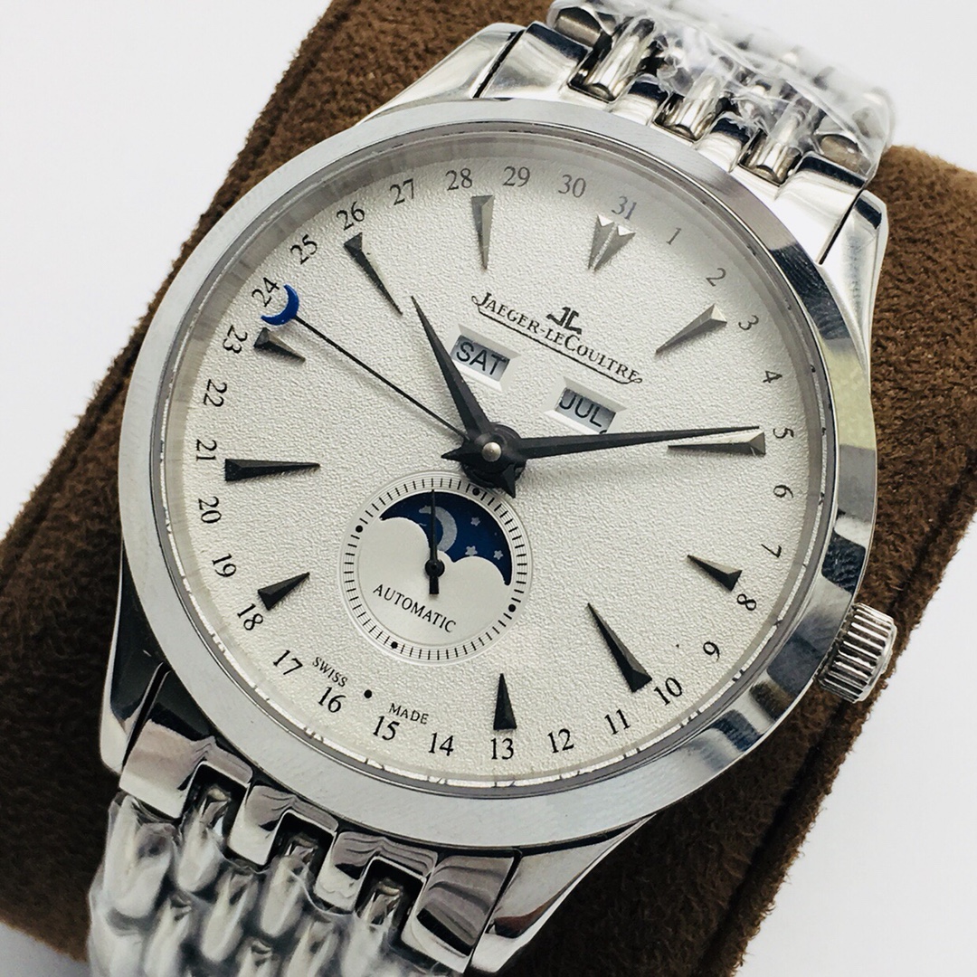 Jaeger-LeCoultre Master Control Moonphase 40 mm Watch – IW-0523 - Image 3
