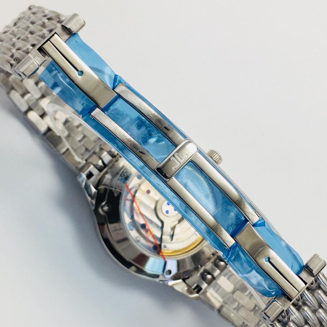 Jaeger-LeCoultre Master Control Moonphase 40 mm Watch – IW-0524 - Image 8