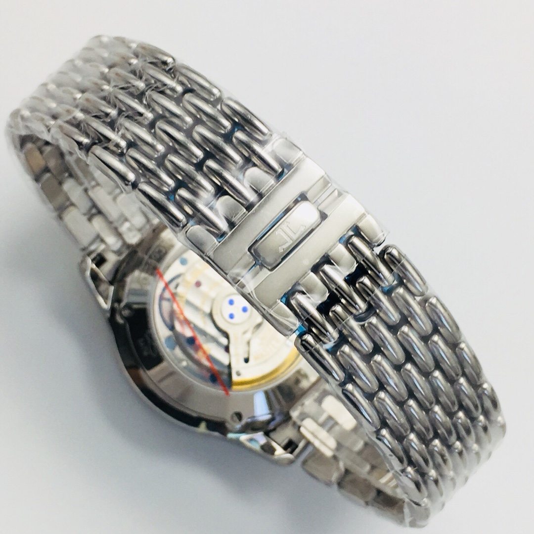 Jaeger-LeCoultre Master Control Moonphase 40 mm Watch – IW-0525 - Image 9