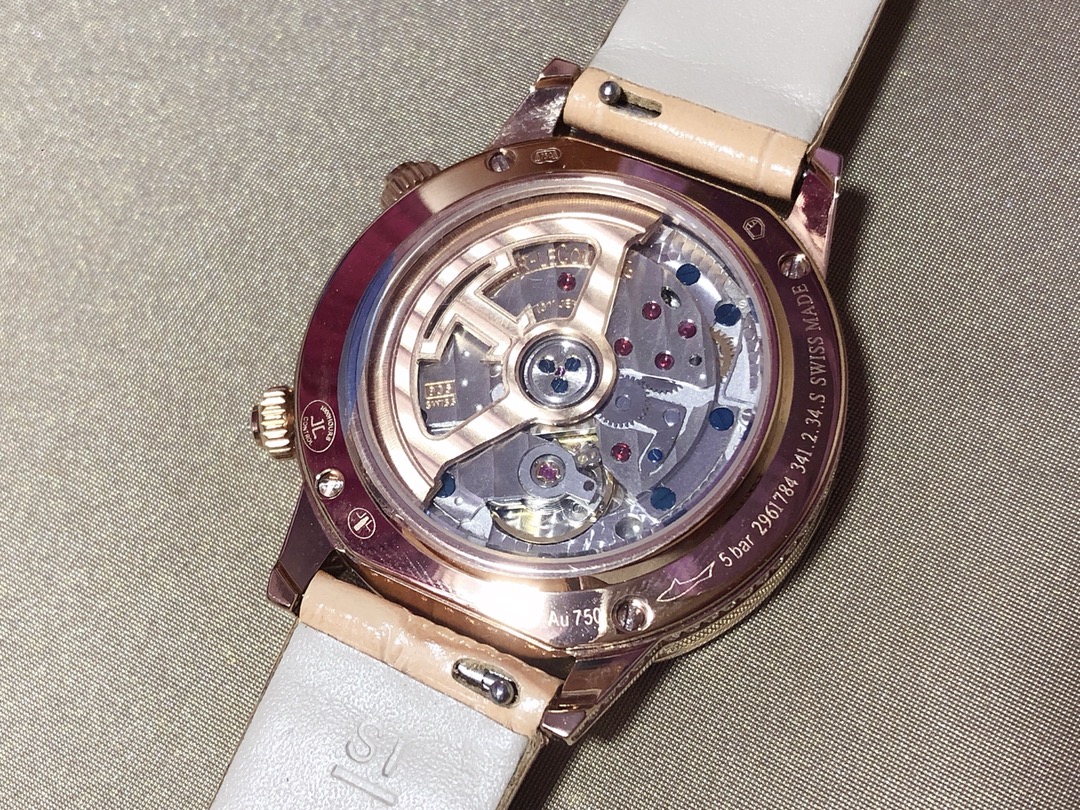 Jaeger-LeCoultre Classic Mother-of-Pearl Dial Moonphase 36 mm Watch – IW-0517 - Image 9