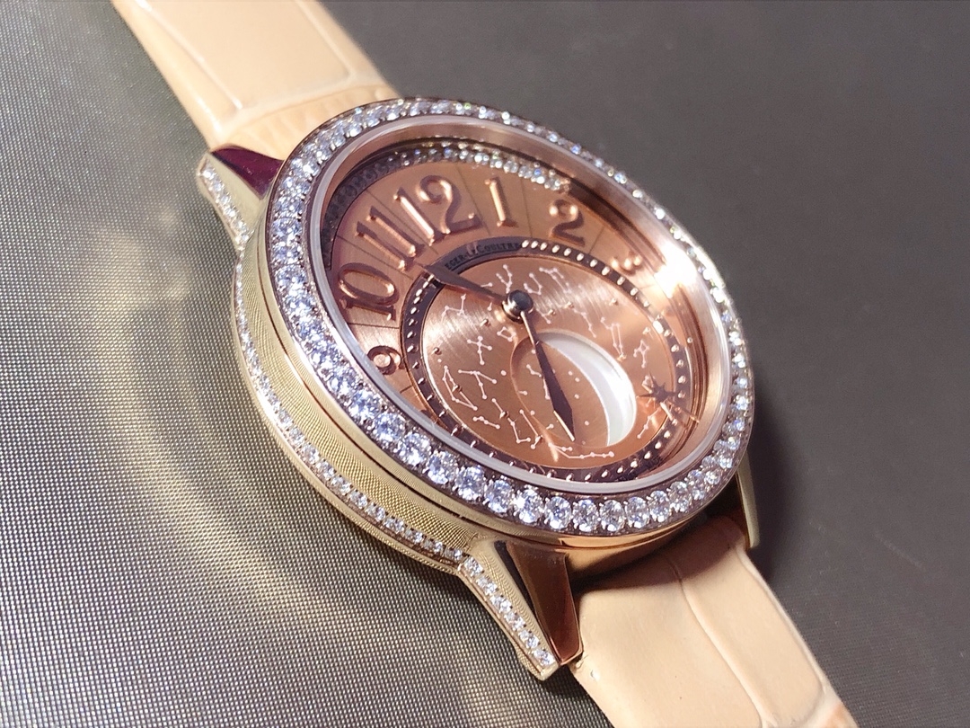 Jaeger-LeCoultre Classic Mother-of-Pearl Dial Moonphase 36 mm Watch – IW-0517 - Image 4