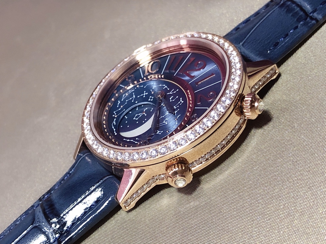 Jaeger-LeCoultre Classic Mother-of-Pearl Dial Moonphase 36 mm Watch – IW-0518 - Image 3
