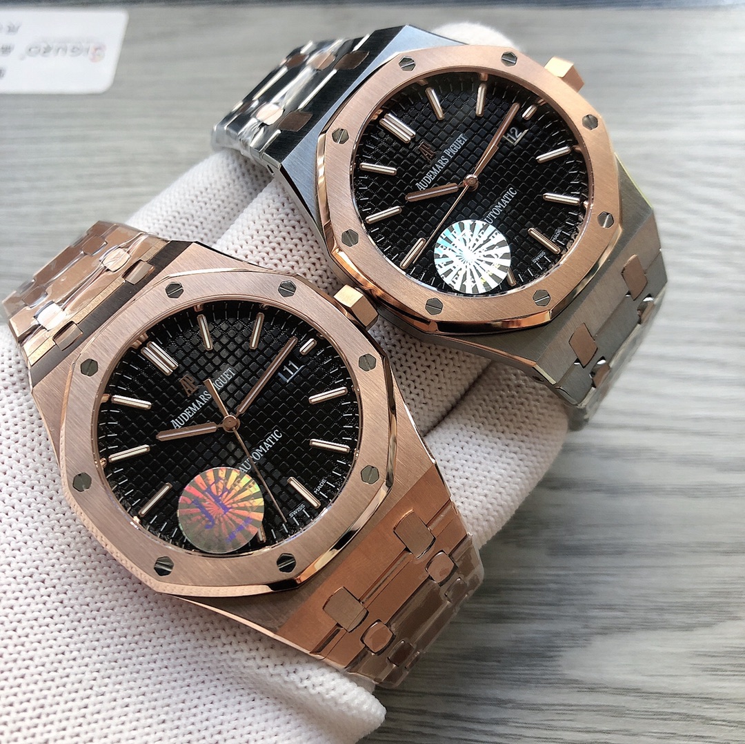 Audemars Piguet Royal Oak Luminous 42 mm Watch – IW-2185 - Image 9