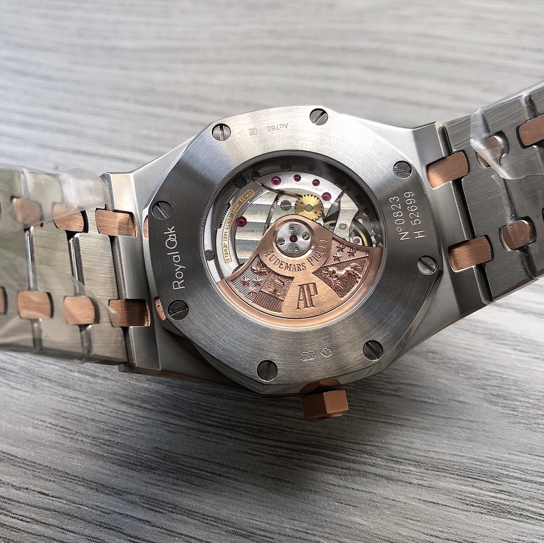 Audemars Piguet Royal Oak Luminous 42 mm Watch – IW-2185 - Image 7
