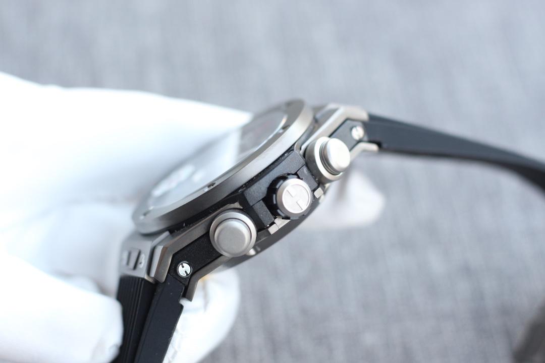 Hublot Classic Chronograph 45 mm Watch – IW-0350 - Image 5