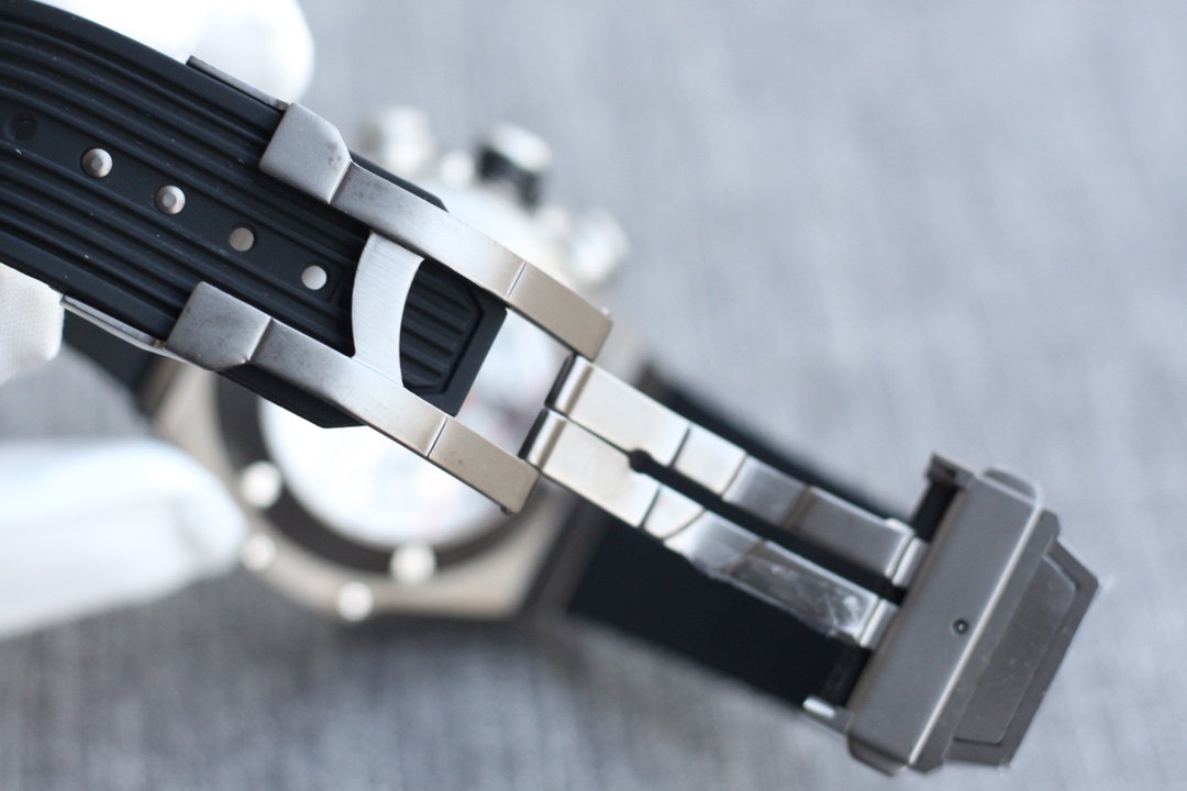 Hublot Classic Chronograph 45 mm Watch – IW-0350 - Image 8