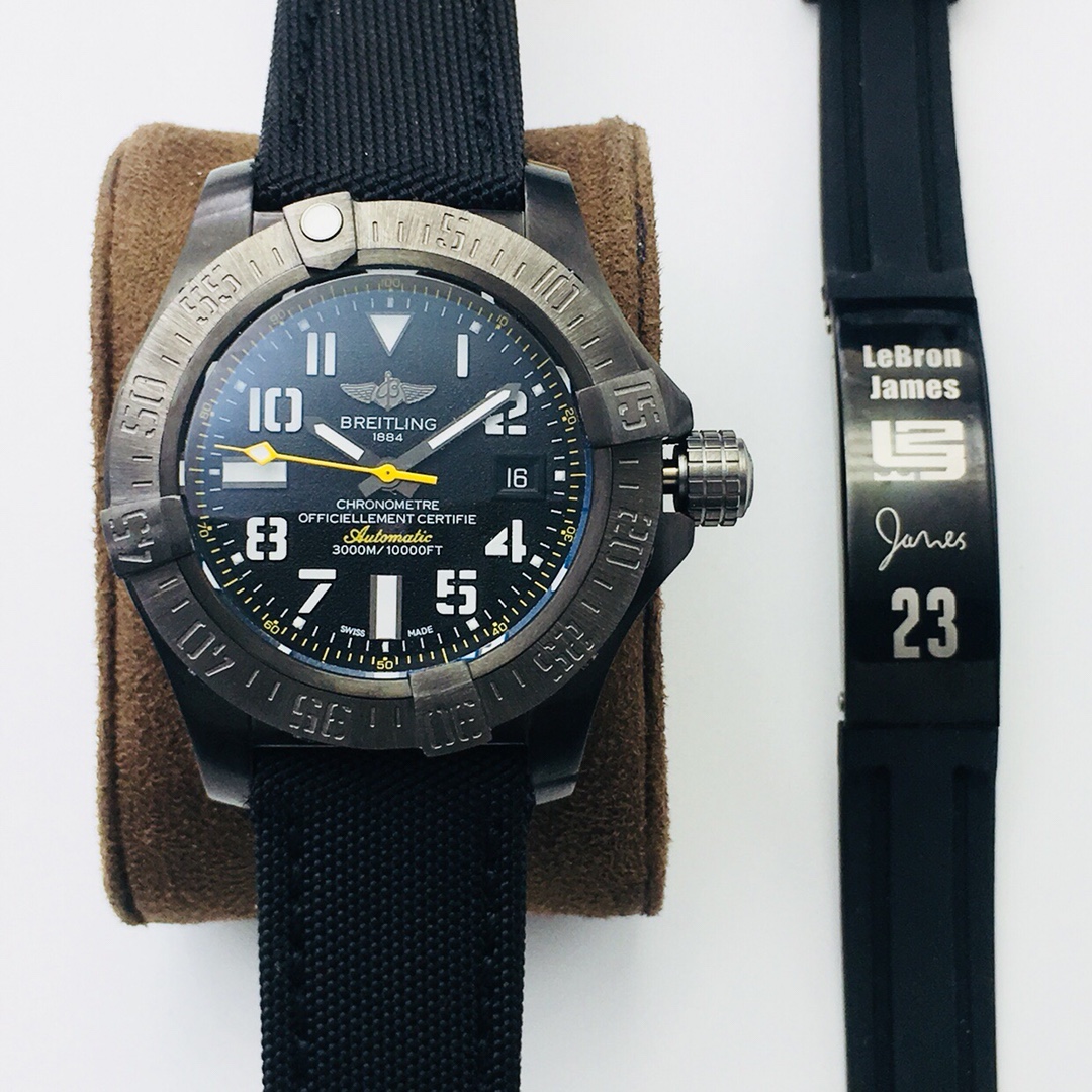 Breitling Classic 45 mm Watch – IW-0673