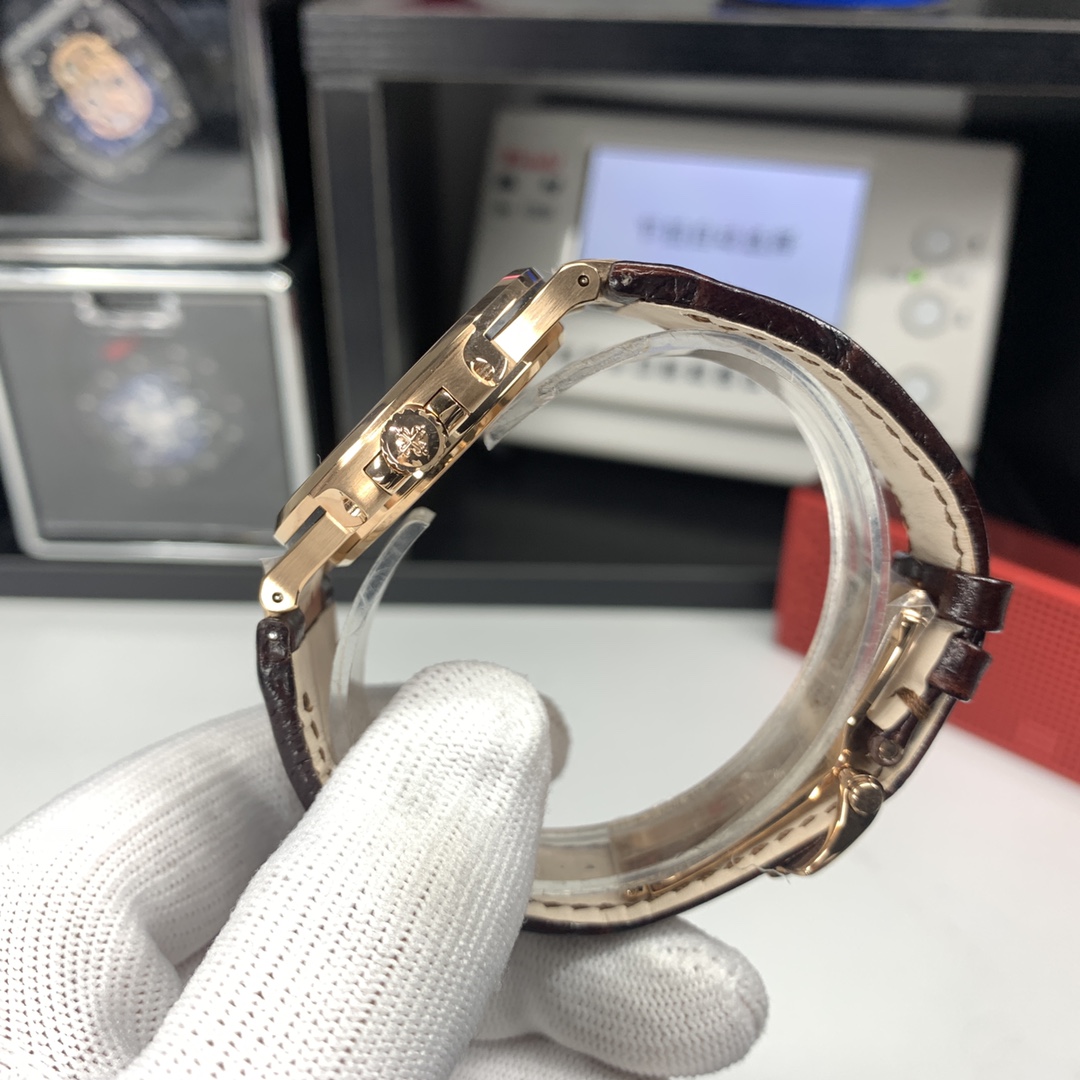 Patek Philippe Nautilus 40 mm Watch – IW-2494 - Image 6