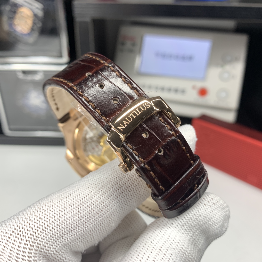 Patek Philippe Nautilus 40 mm Watch – IW-2494 - Image 8