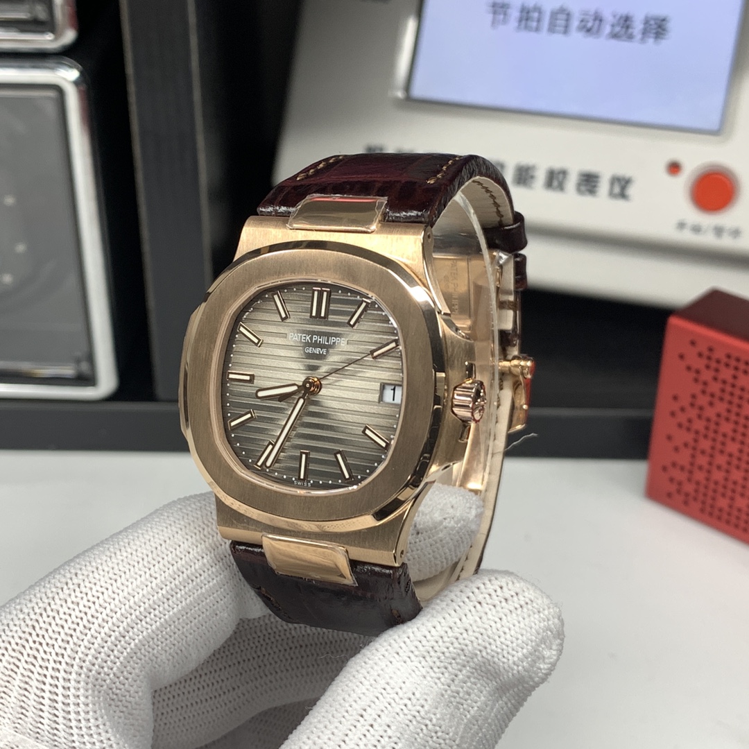 Patek Philippe Nautilus 40 mm Watch – IW-2494 - Image 3