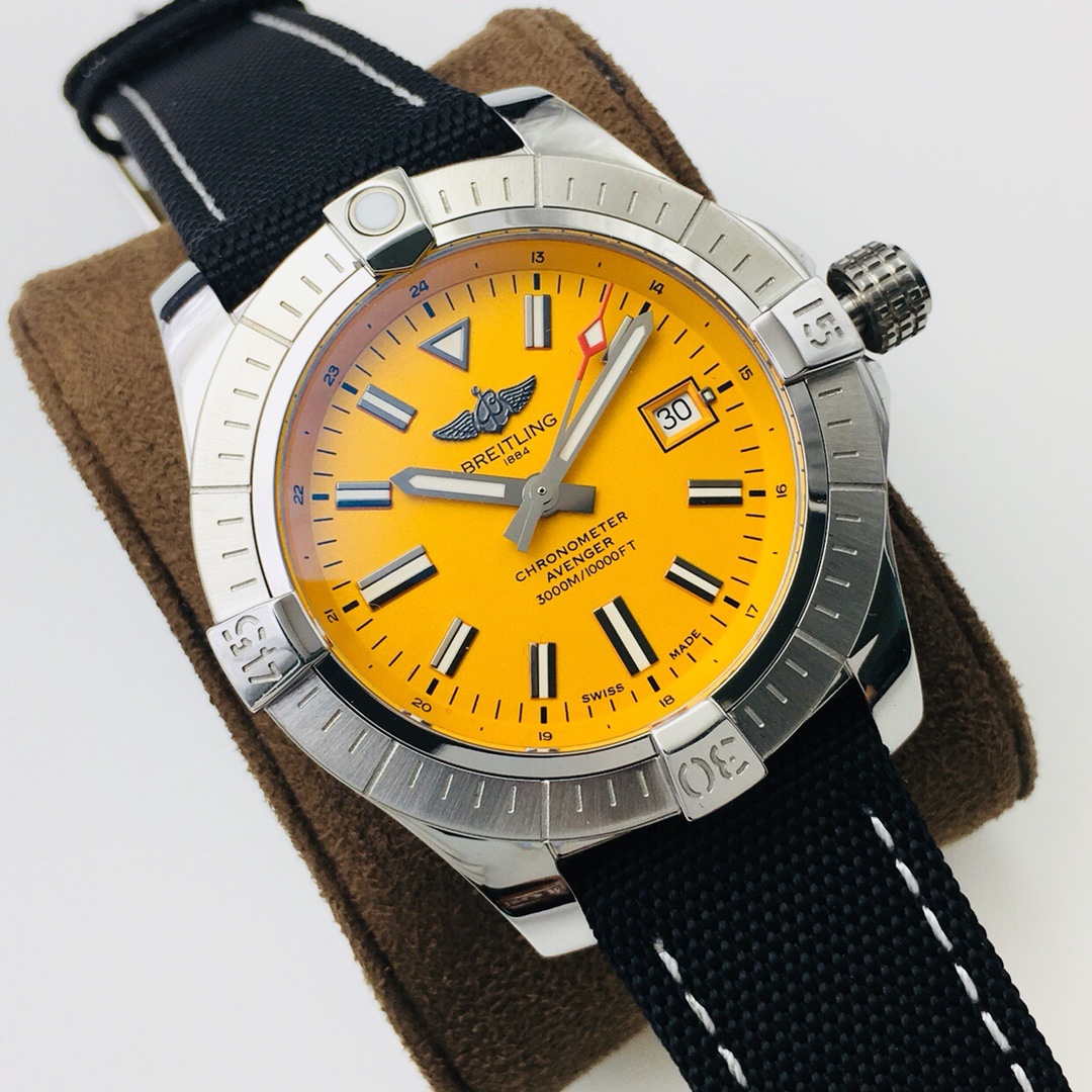 Breitling Classic 43 mm Watch – IW-0667 - Image 2