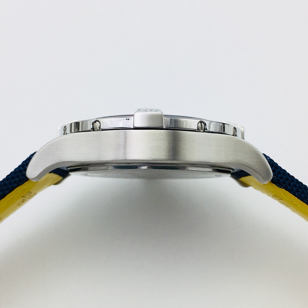 Breitling Classic GMT 45 mm Watch – IW-0670 - Image 6