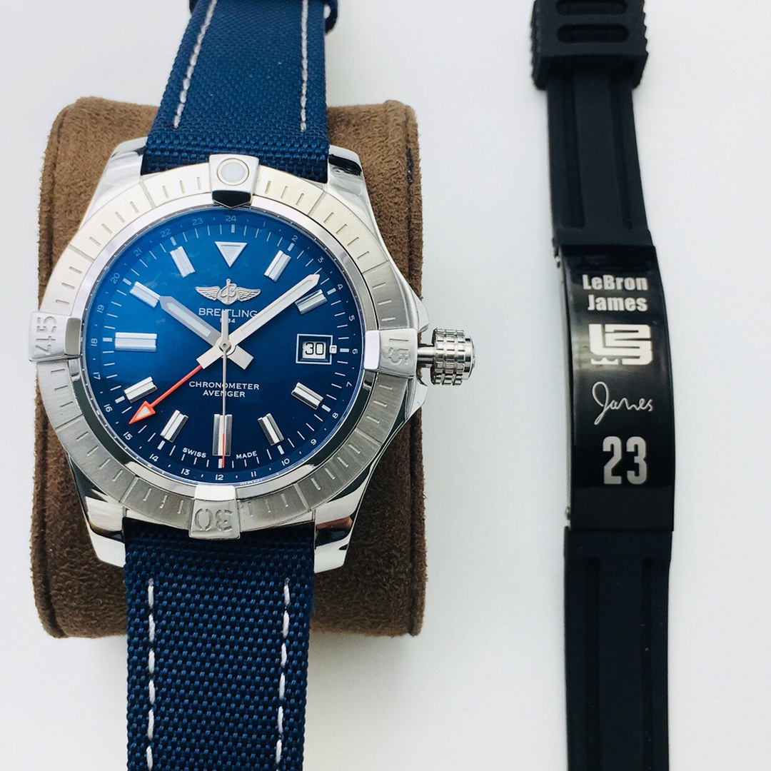 Breitling Classic GMT 45 mm Watch – IW-0670