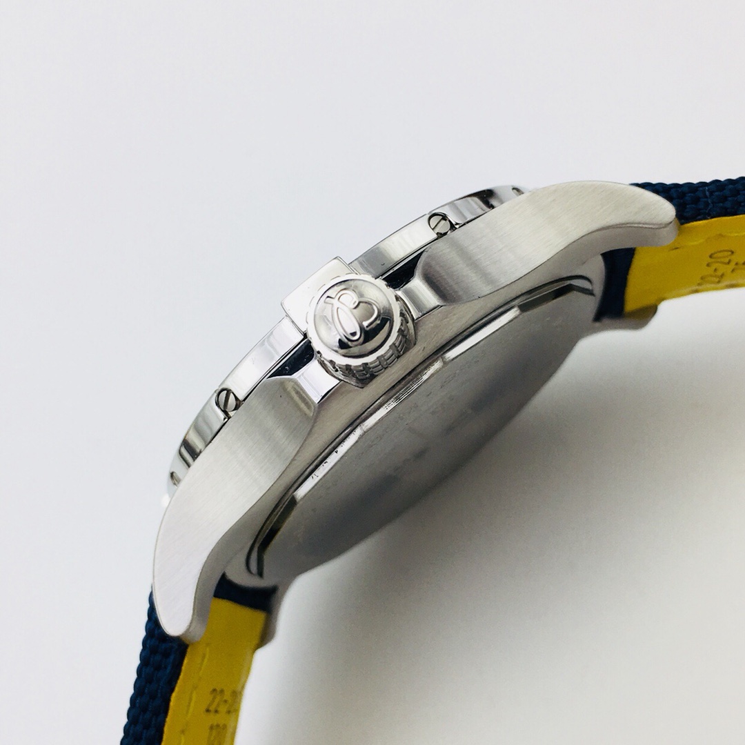Breitling Classic GMT 45 mm Watch – IW-0670 - Image 5