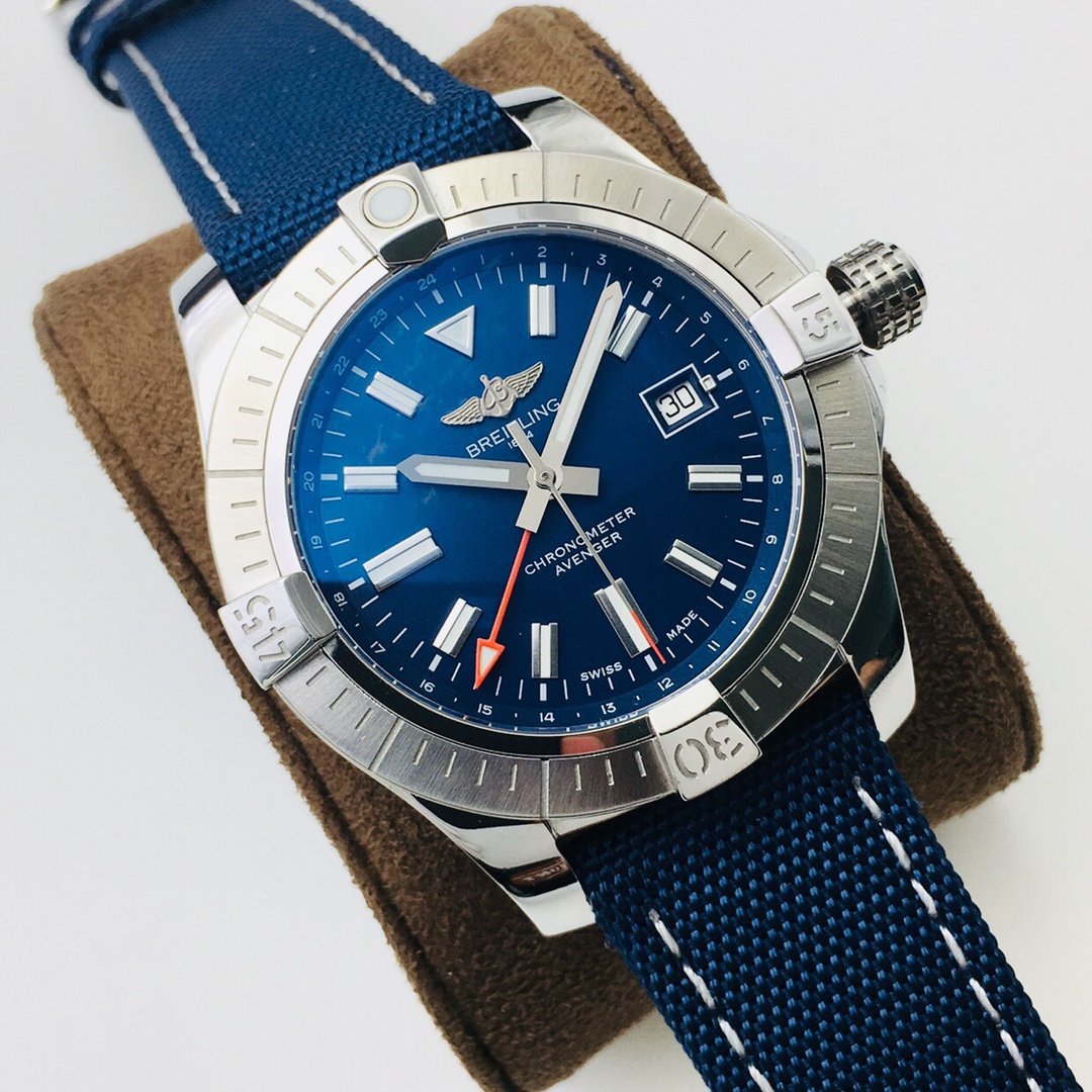 Breitling Classic GMT 45 mm Watch – IW-0670 - Image 2