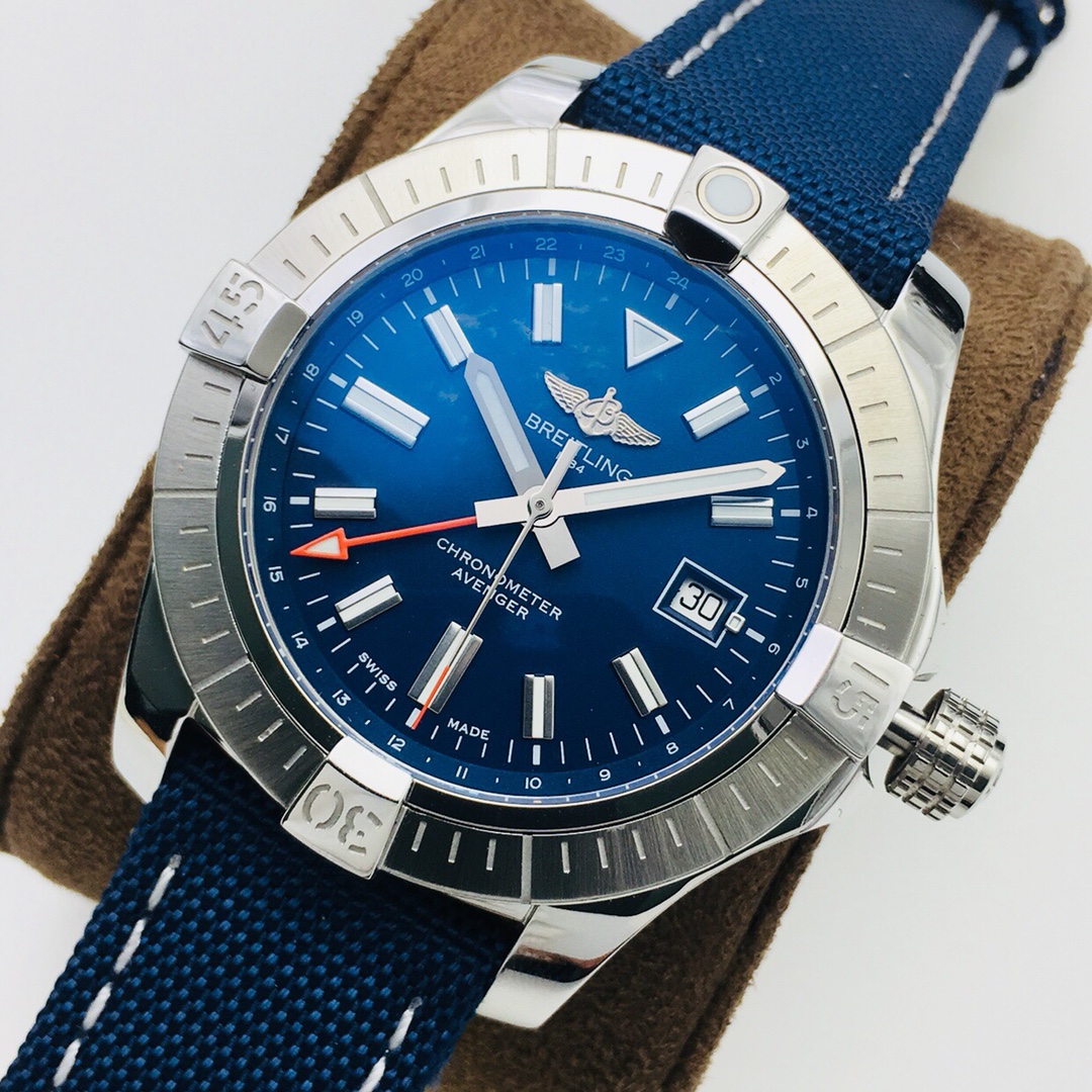 Breitling Classic GMT 45 mm Watch – IW-0670 - Image 3
