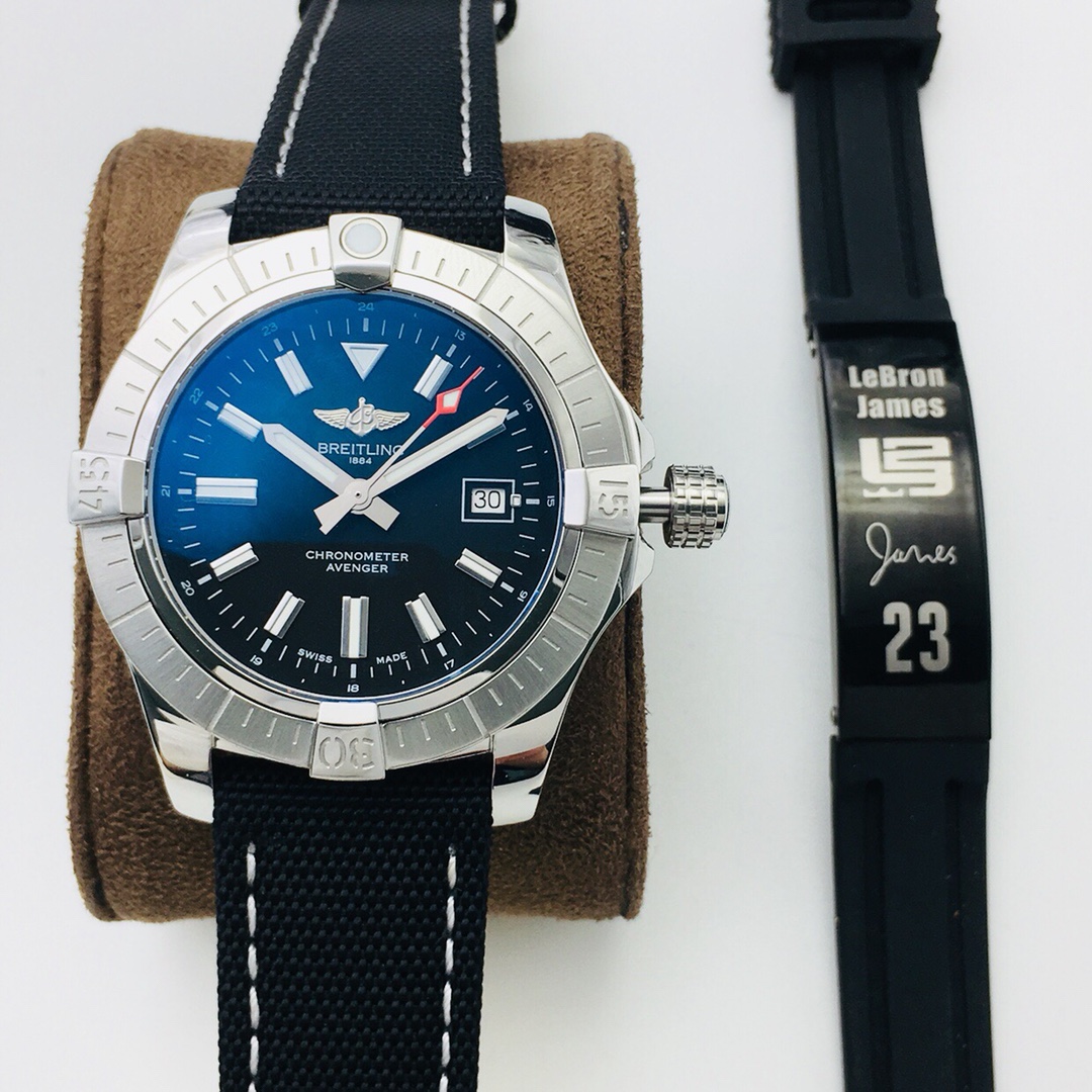 Breitling Classic 43 mm Watch – IW-0668