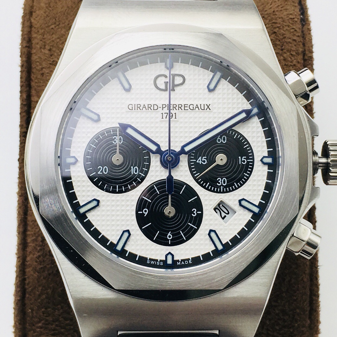Girard-Perregaux Classic Chronograph 42 mm Watch – IW-2203 - Image 4
