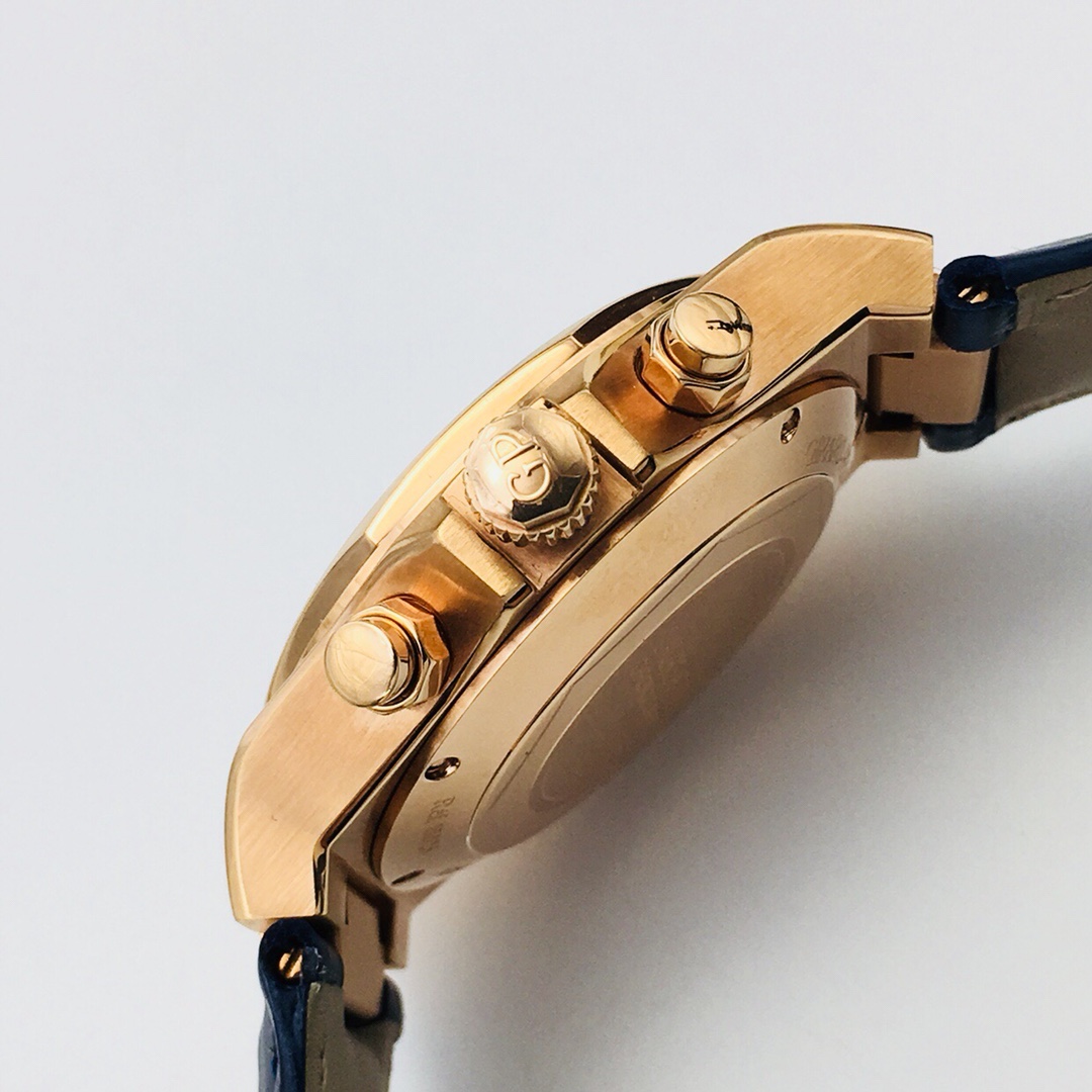 Girard-Perregaux Classic Chronograph 42 mm Watch – IW-2205 - Image 5