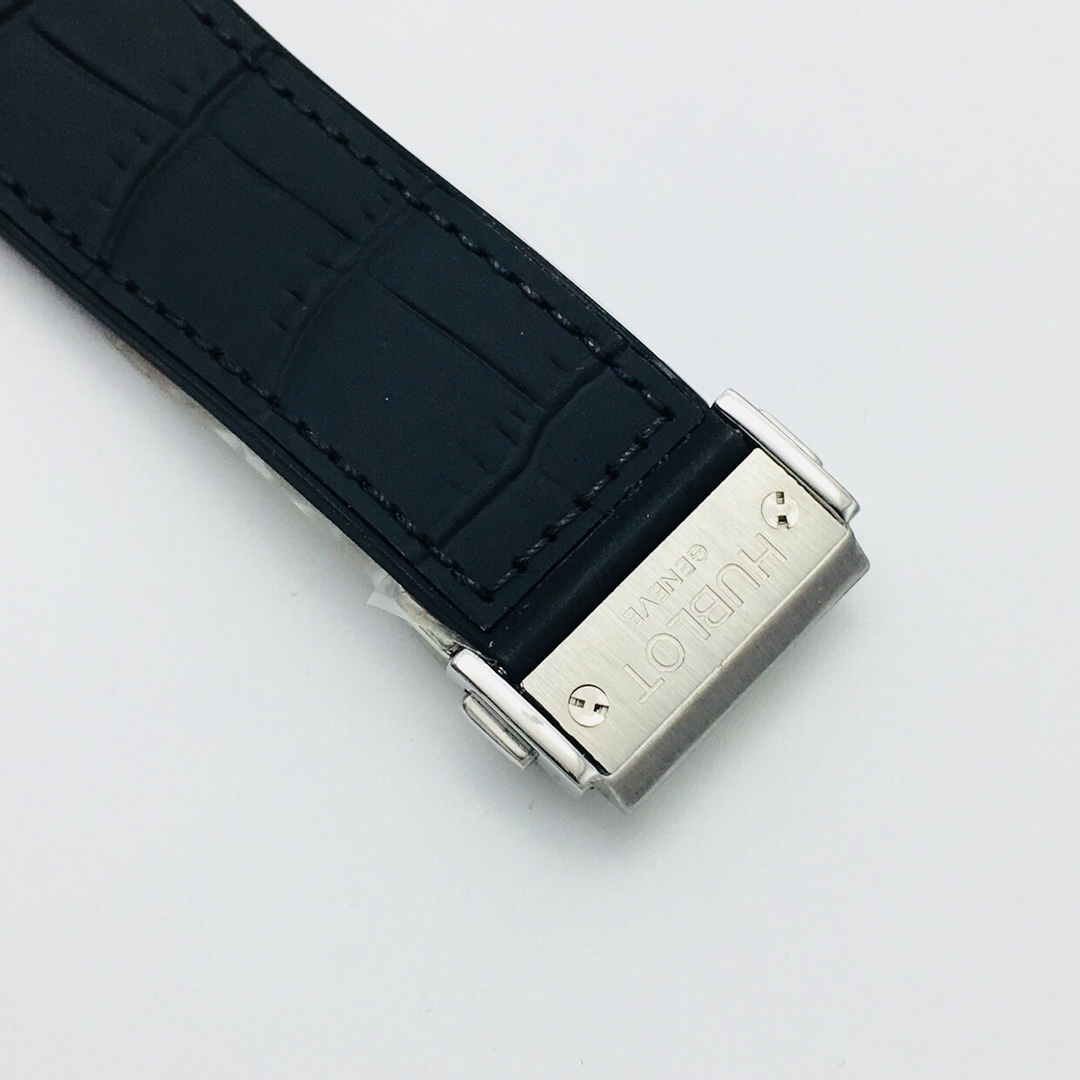 Hublot Classic Diamond-Set 45 mm Watch – IW-0363 - Image 9